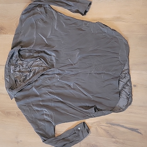 Vince Olive Green Silk Top Size Medium - Picture 5 of 5